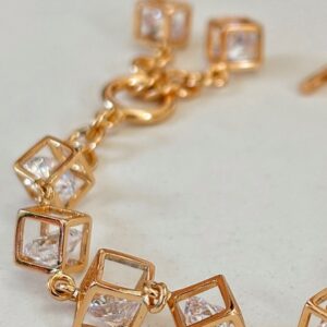 دستبند مکعبی